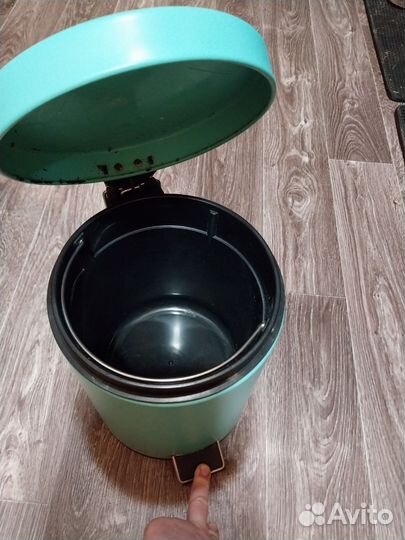 Ведро для мусора с педалью.Металл