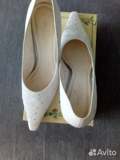 Туфли женские со стразами