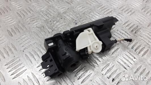 Ручка крышки багажника mercedes benz CLS C219 (94S