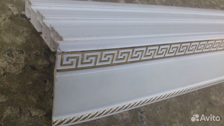 Карниз потолочный пластиковый трехрядный с блендой