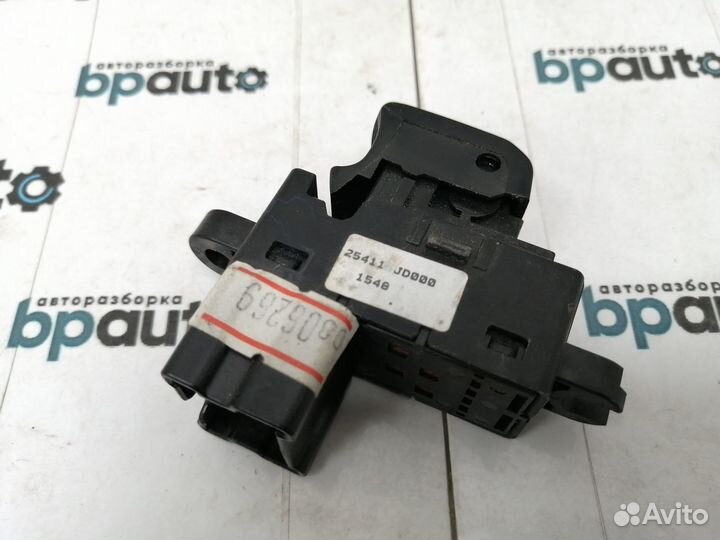 Кнопка стеклоподъемника 25411JD000 Nissan