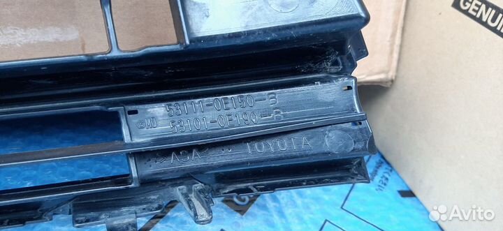 Решетка радиатора Toyota Highlander 14-17