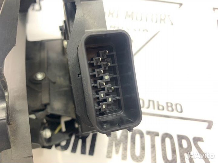 Замок двери передний прав Volvo S80 XC60 XC70 07