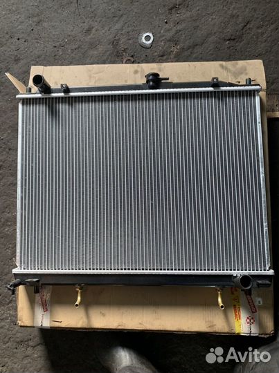 Радиатор охлаждения Mitsubishi Pajero