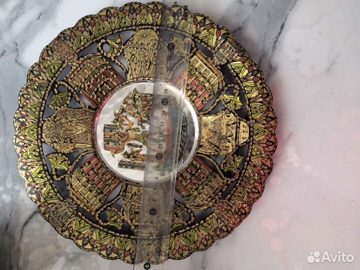 Тарелка с орнаментом