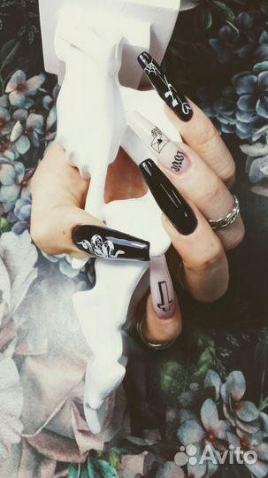 Модель на наращивание ногтей