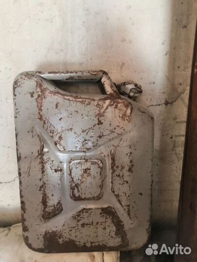 Канистры металлические 20 литров