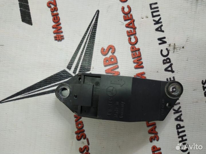 Датчик подушки безопасности w211 Mercedes