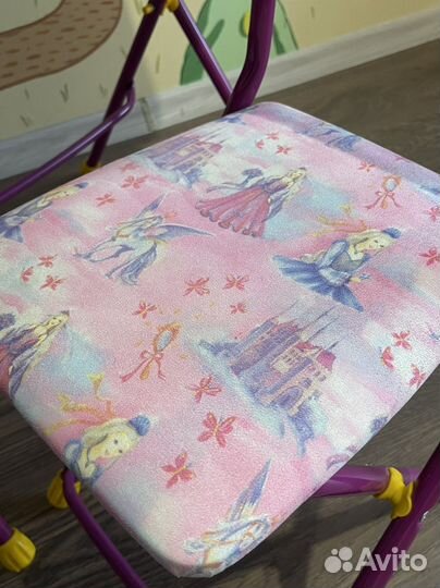 Детский стол со стулом