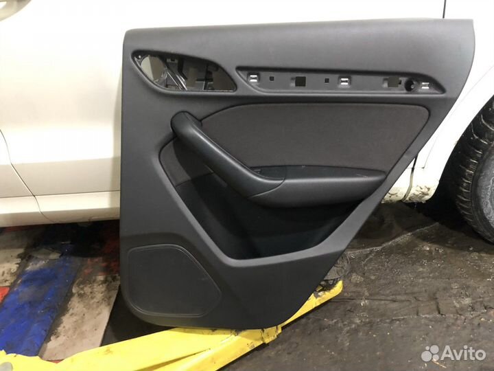 Обшивки дверей Audi Q3 комплект