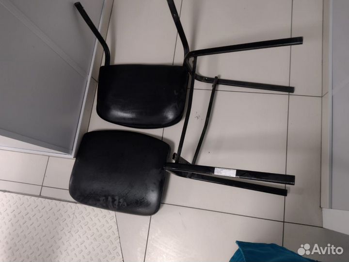 Стул изо визитор