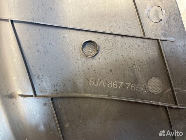 Обшивка стойки задняя левая Skoda Rapid