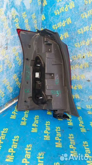 Стоп-сигнал правый Toyota Wish ZNE10 2-Я модель