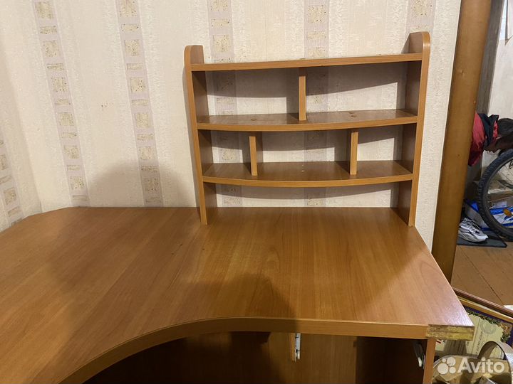 Компьютерный стол