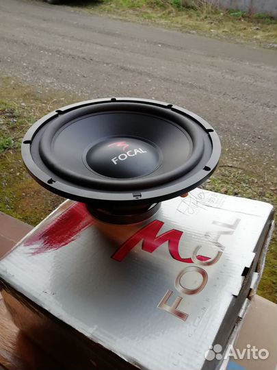 Автомобильный сабвуфер