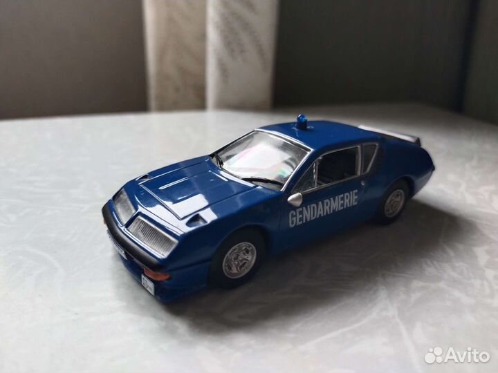 Полицейские машины мира выпуск 11 Renault Alpine