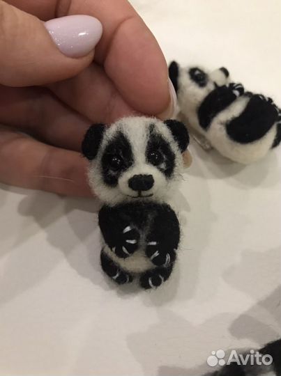 Панда брошка