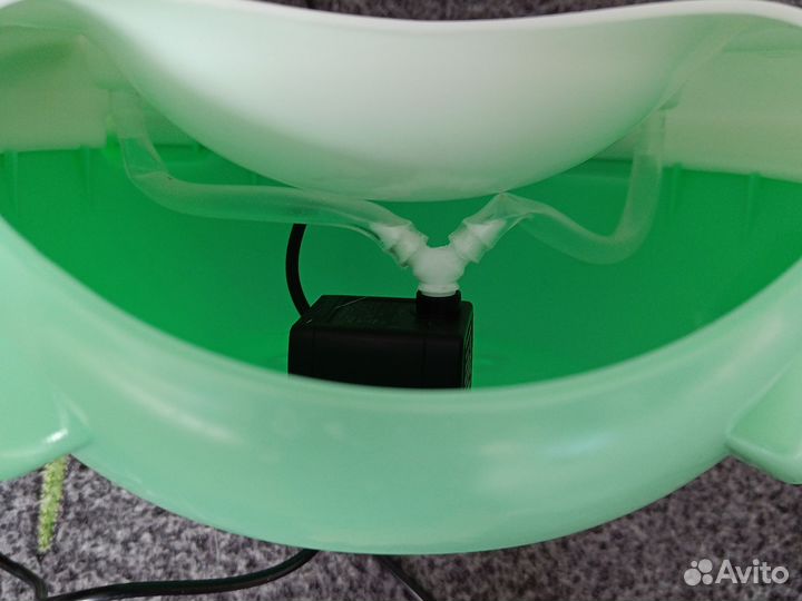 Питьевой фонтанчик для кошек