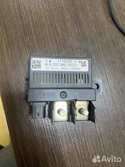 Реле, дополнительная акб за сиденьем водителя W212