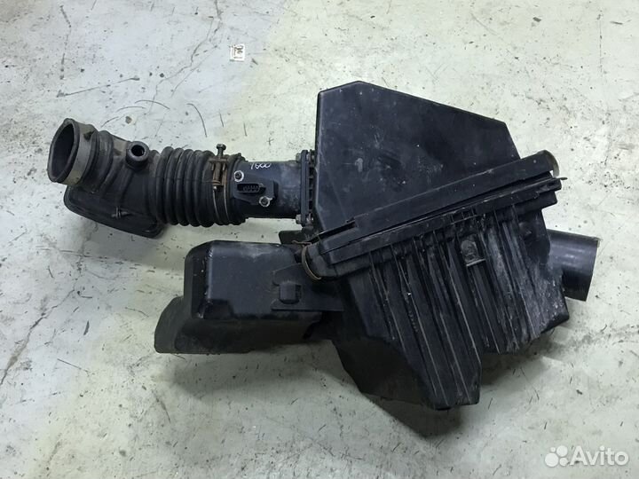 Корпус воздушного фильтра Nissan Almera