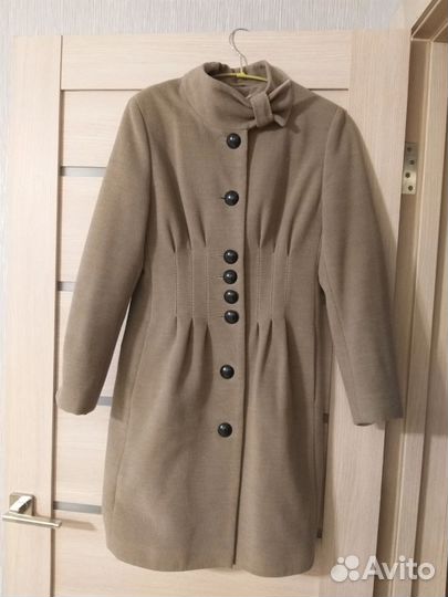 Пальто женское 44 размер, приталенное