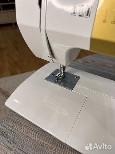 Швейная машина Astralux
