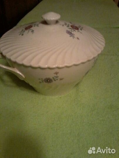 Супница, соусница и тарелки