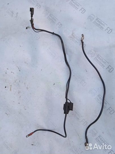 Плюсовой провод аккумулятора Ford Mondeo FD 1993