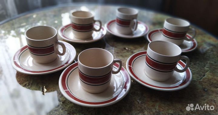 Чашки кофейные, чайник заварной, чашечка хохлома