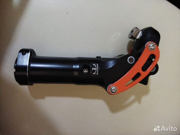 Коленный модуль протеза