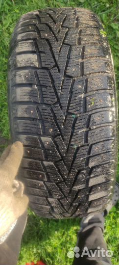 Roadstone Classe Premiere 215/50 R17 95T