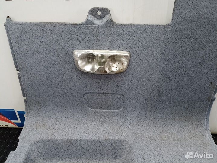 Обшивка потолка кабины слева