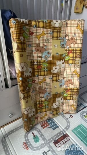 Пеленальная доска на кроватку