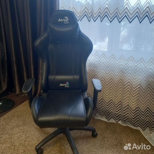 Игровое компьютерное кресло AeroCool