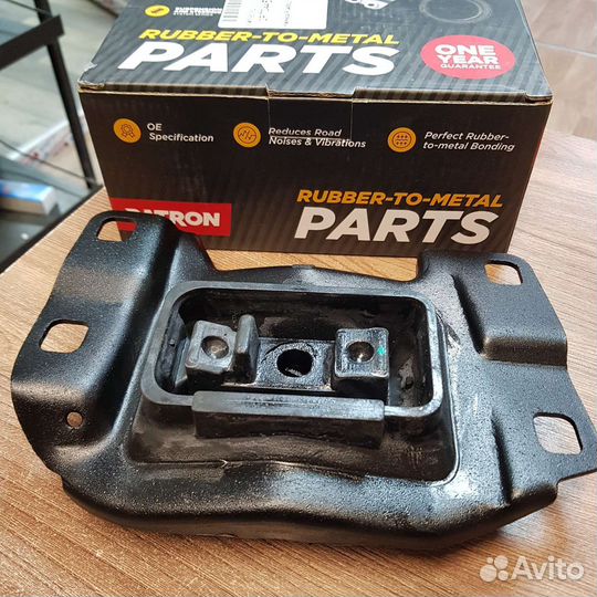 Подушка двигателя левая Ford Focus 2/3