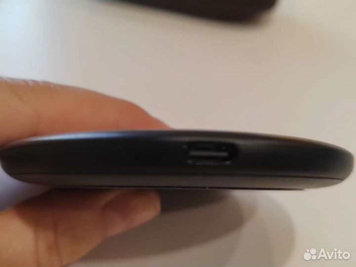 Беспроводное зарядное устройство EP-P1100