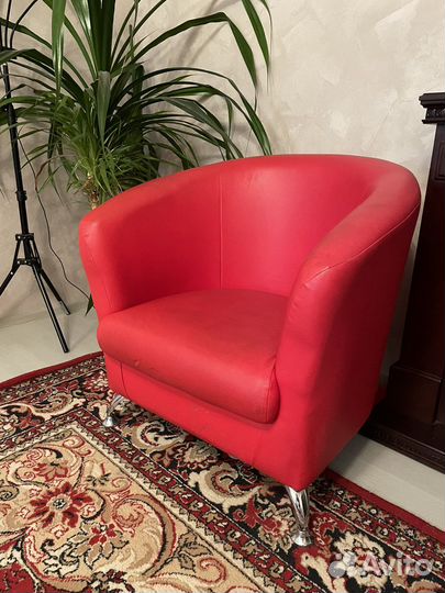 Офисное кожаное кресло бу