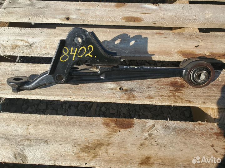 Рычаг передний нижний правый Toyota Mark II GX100