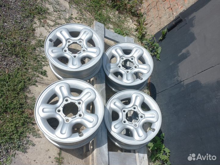 5/139.7 r15 литые диски комплект