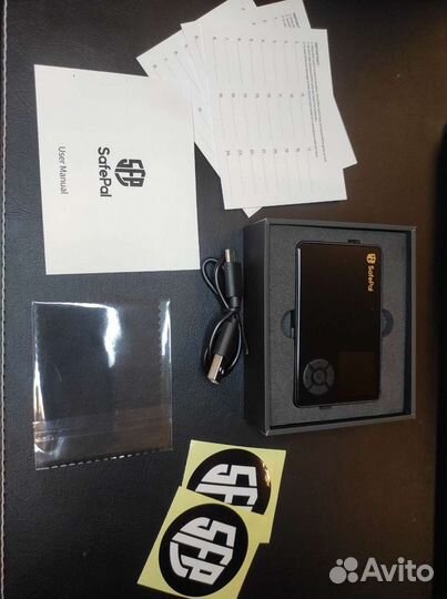 Криптовалютный кошелёк + Чехол SafePal S1