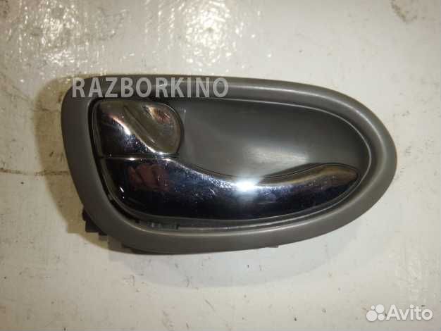 Ручка двери передней внутренняя левая