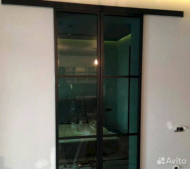 Раздвижная перегородка с матовым стеклом