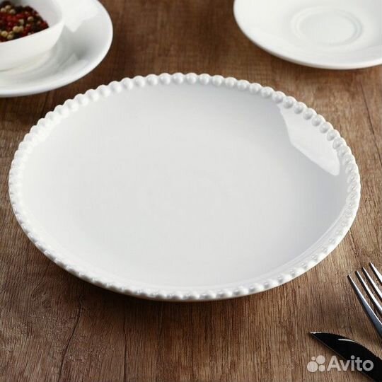 Тарелка фарфоровая обеденная Magistro «Лакомка», d