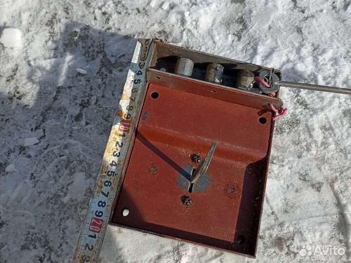 Замок гаражный накладной