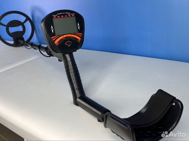 Металлоискатель 810- MD новый