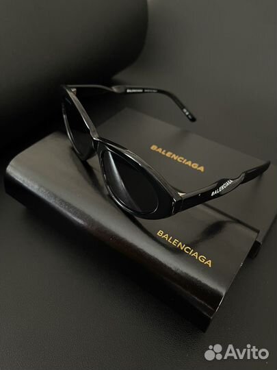 Солнцезащитные очки balenciaga
