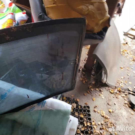 Заднее стекло на вольво 850