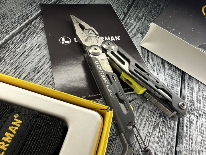 Leatherman Signal Gray