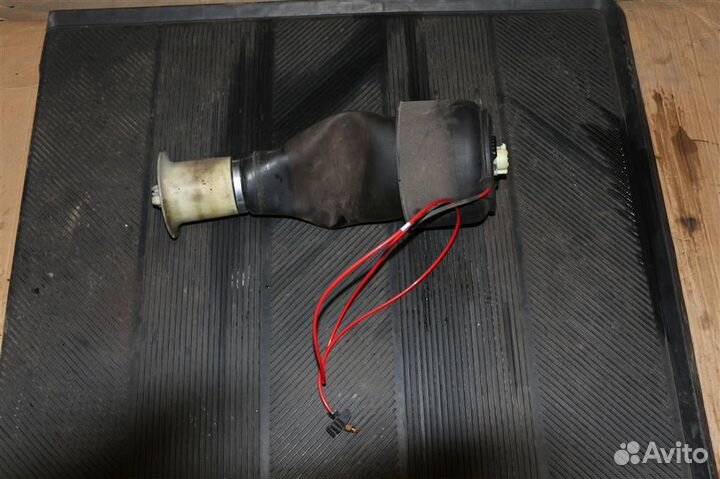 Пневмобаллон задний Jeep Grand Cherokee WK2 реста