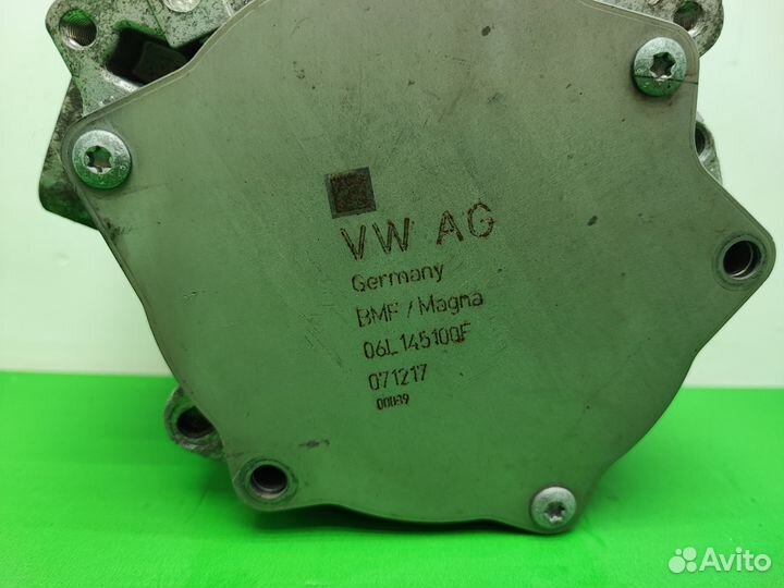 Насос вакуумный 06L145100F Шкода Октавия А7, VW
